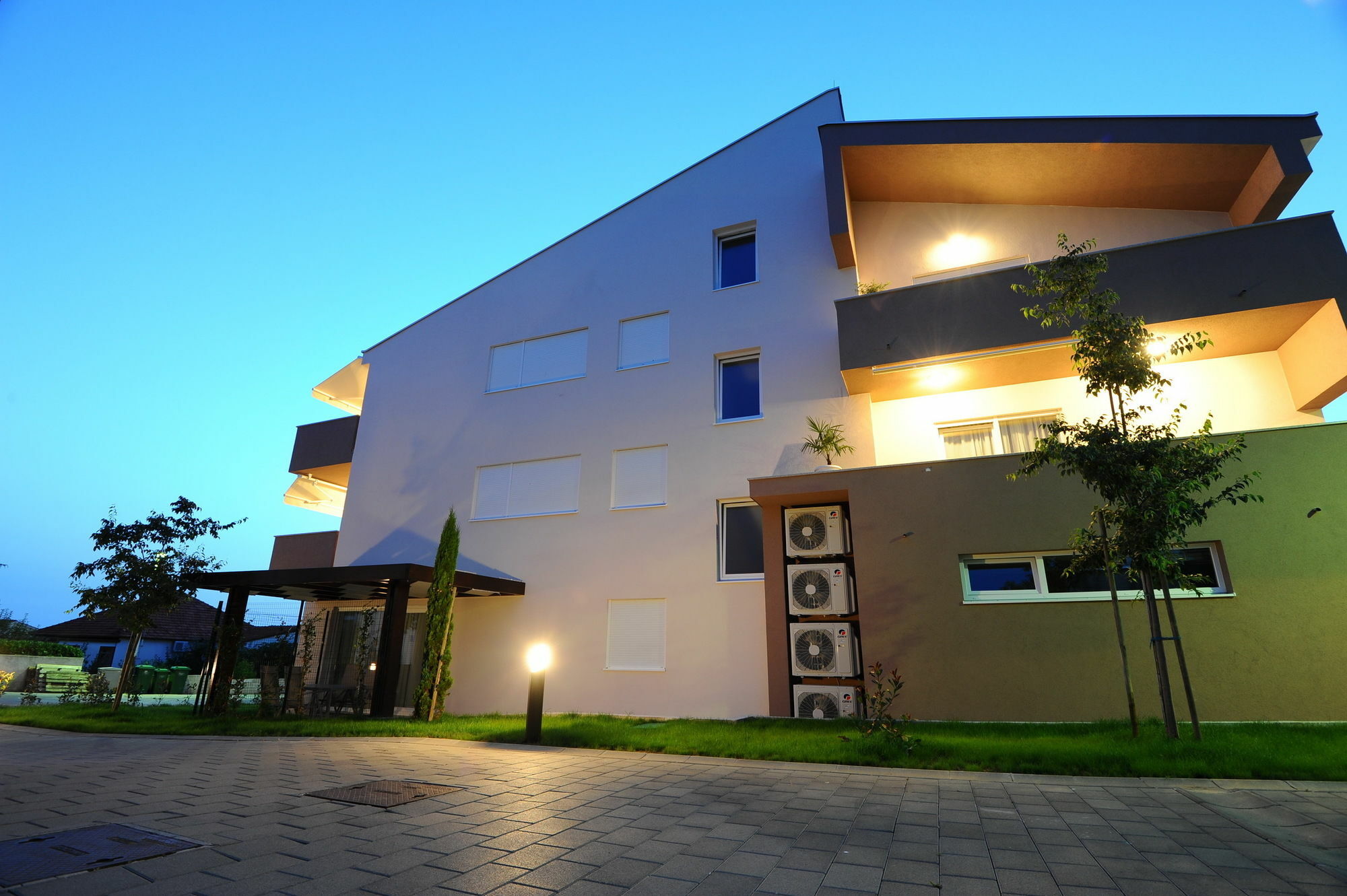 Apartments Hills Zara Esterno foto